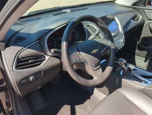 Certified 2022 Chevrolet Malibu LT w/ Leather Package image 10