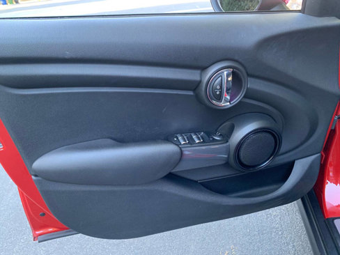 Used 2015 MINI Cooper 4-Door Hardtop image 14