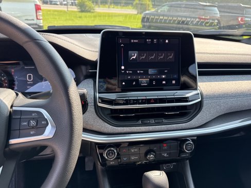 New 2025 Jeep Compass Sport image 17