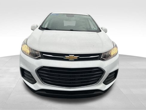 Used 2020 Chevrolet Trax LS w/ Tint and Cruise Package image 2