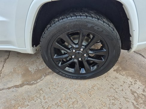 Used 2019 Jeep Grand Cherokee Altitude image 11