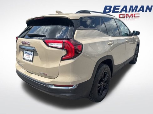 Used 2022 GMC Terrain AT4 w/ Infotainment Package II image 9