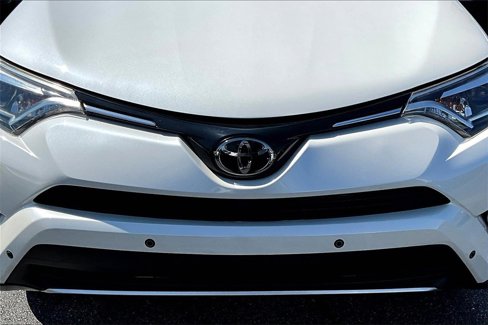Used 2018 Toyota RAV4 Limited image 33