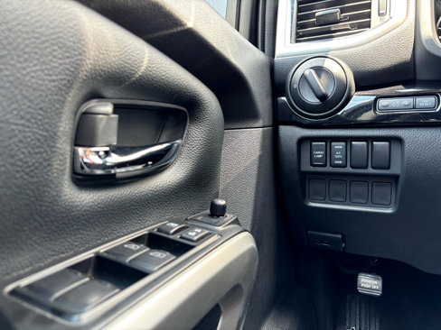Used 2023 Nissan Titan SV w/ SV Utility Package image 20