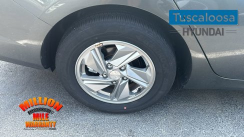 Used 2024 Hyundai Elantra SE image 10