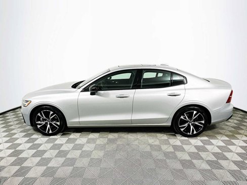Certified 2025 Volvo S60 B5 Core image 4