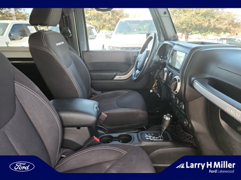 Used 2014 Jeep Wrangler Rubicon w/ Power Convenience Group image 19