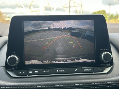 Used 2023 Nissan Rogue S image 28