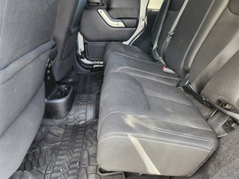 Used 2015 Jeep Wrangler Unlimited Sahara w/ Connectivity Group image 8