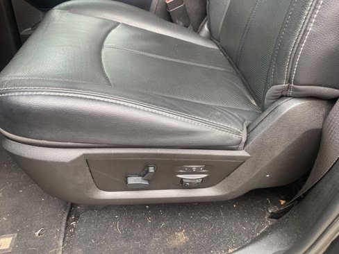 Used 2019 RAM 1500 Laramie w/ Convenience Group image 8