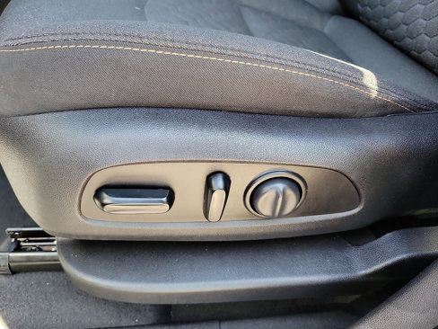 Used 2019 Chevrolet Equinox LT w/ Driver Convenience Package image 15