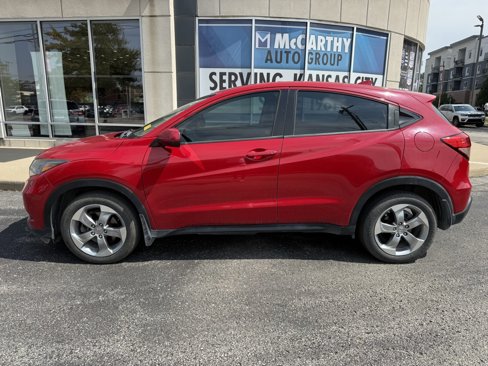 Used 2017 Honda HR-V LX image 2
