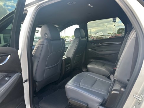 Used 2022 Buick Enclave Premium image 25