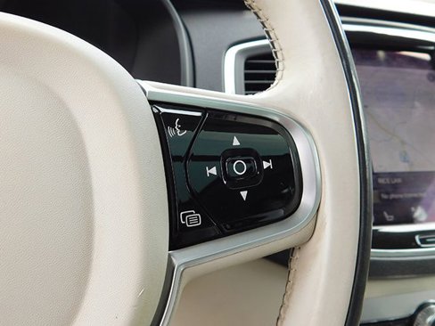 Used 2016 Volvo XC90 T6 Momentum image 24