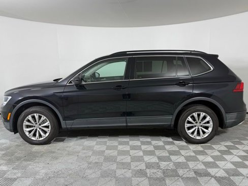 Used 2019 Volkswagen Tiguan SE w/ Panoramic Sunroof Package image 3