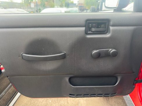 Used 2005 Jeep Wrangler Rubicon image 21
