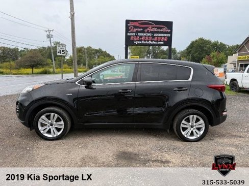 Used 2019 Kia Sportage LX image 2