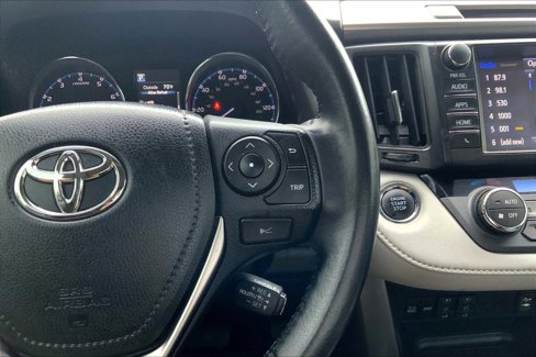 Used 2018 Toyota RAV4 Limited image 24
