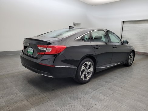 Used 2018 Honda Accord EX image 9