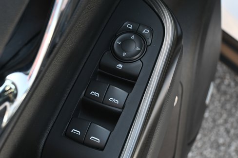 Used 2023 GMC Acadia SLT image 36