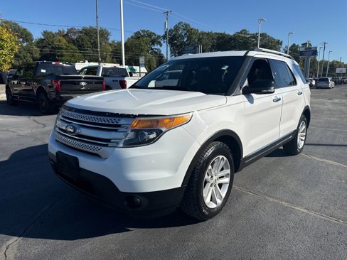 Used 2013 Ford Explorer XLT image 2