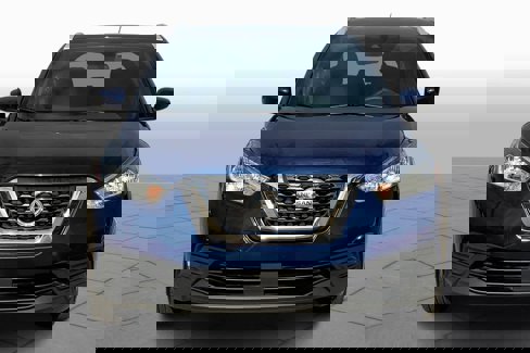 Used 2020 Nissan Kicks SV image 3