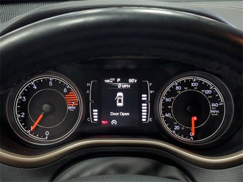 Used 2017 Jeep Cherokee Latitude w/ Cold Weather Group image 20