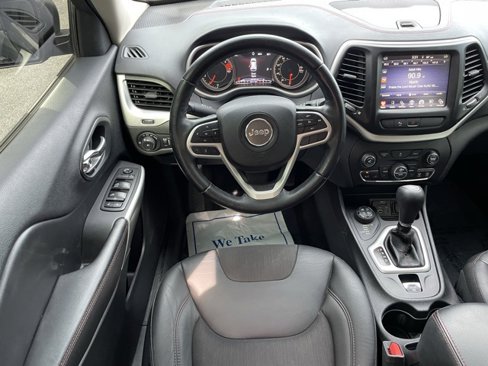 Used 2018 Jeep Cherokee Trailhawk image 22