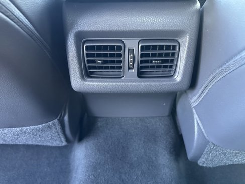 Used 2018 Toyota Camry XLE image 21