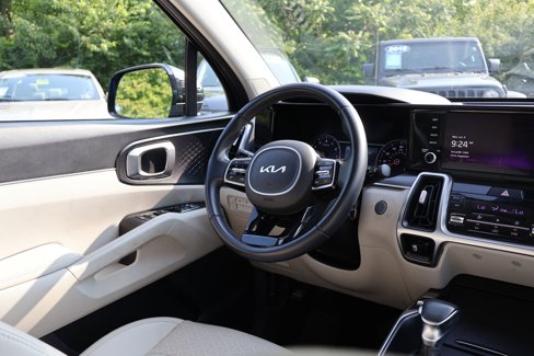 Used 2022 Kia Sorento S image 13