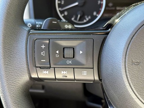 Used 2021 Nissan Rogue SV image 20