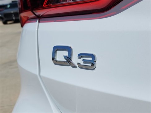 Used 2020 Audi Q3 2.0T Premium w/ Convenience Package image 12