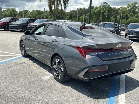 Certified 2025 Hyundai Elantra SEL image 8