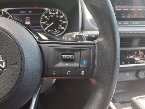 Used 2023 Nissan Rogue SV image 19