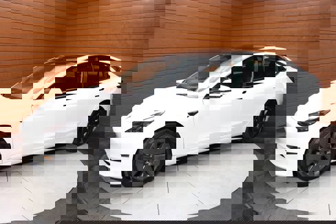 Used 2023 Tesla Model 3 Standard Range image 8