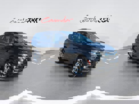Used 2023 Chevrolet Equinox LT image 2