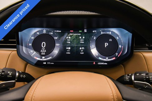 Used 2023 Land Rover Range Rover Long Wheelbase SE image 17