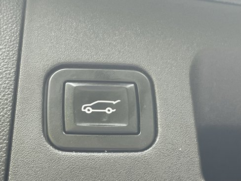 Used 2019 Cadillac XT5 Premium Luxury w/ Driver Assist Package image 19