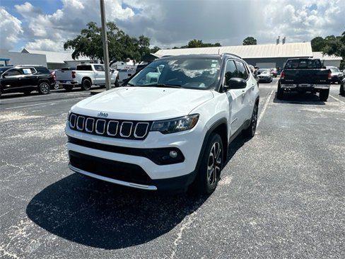 Certified 2022 Jeep Compass Limited image 2