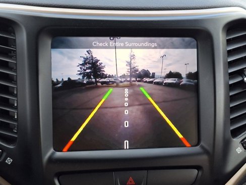 Used 2017 Jeep Cherokee Limited image 21