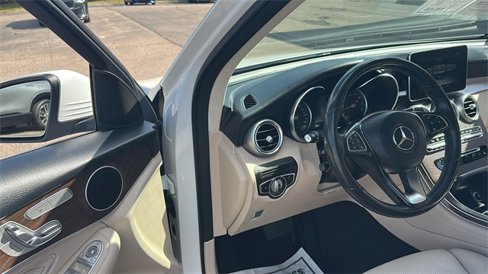 Used 2019 Mercedes-Benz GLC 300 4MATIC image 12