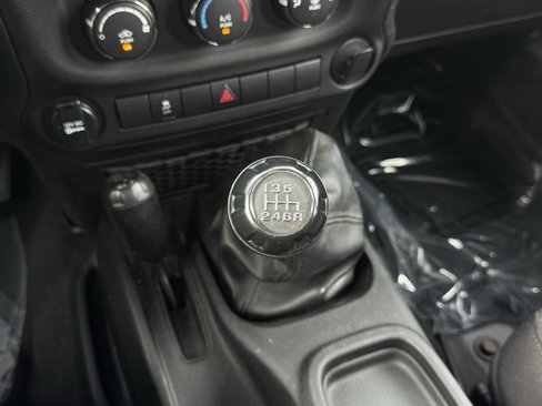 Used 2013 Jeep Wrangler Unlimited Sport image 10