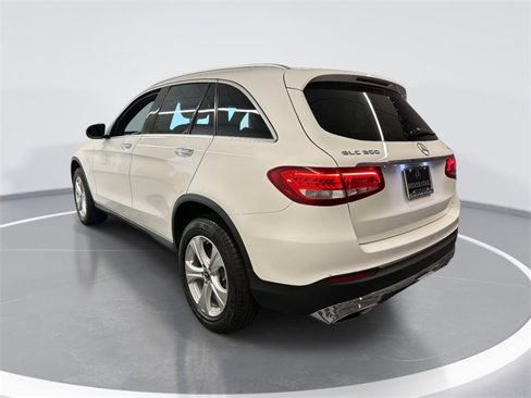 Used 2018 Mercedes-Benz GLC 300 4MATIC image 2