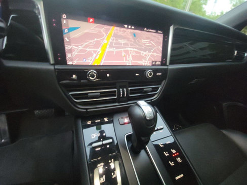 Used 2023 Porsche Macan image 13