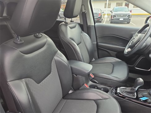 Used 2019 Jeep Compass Altitude image 32