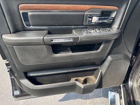 Used 2018 RAM 1500 Laramie w/ Convenience Group image 10