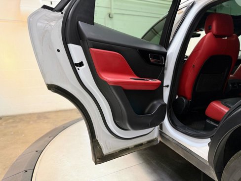 Used 2019 Jaguar F-PACE S image 17
