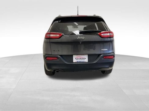 Used 2017 Jeep Cherokee Latitude w/ Cold Weather Group image 6