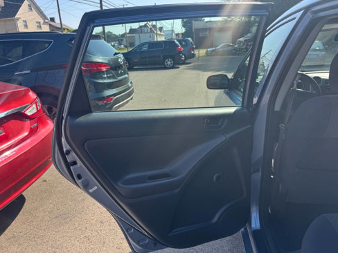 Used 2006 Toyota Matrix image 16