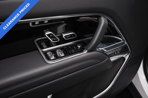 Used 2025 Land Rover Range Rover Long Wheelbase SE image 45
